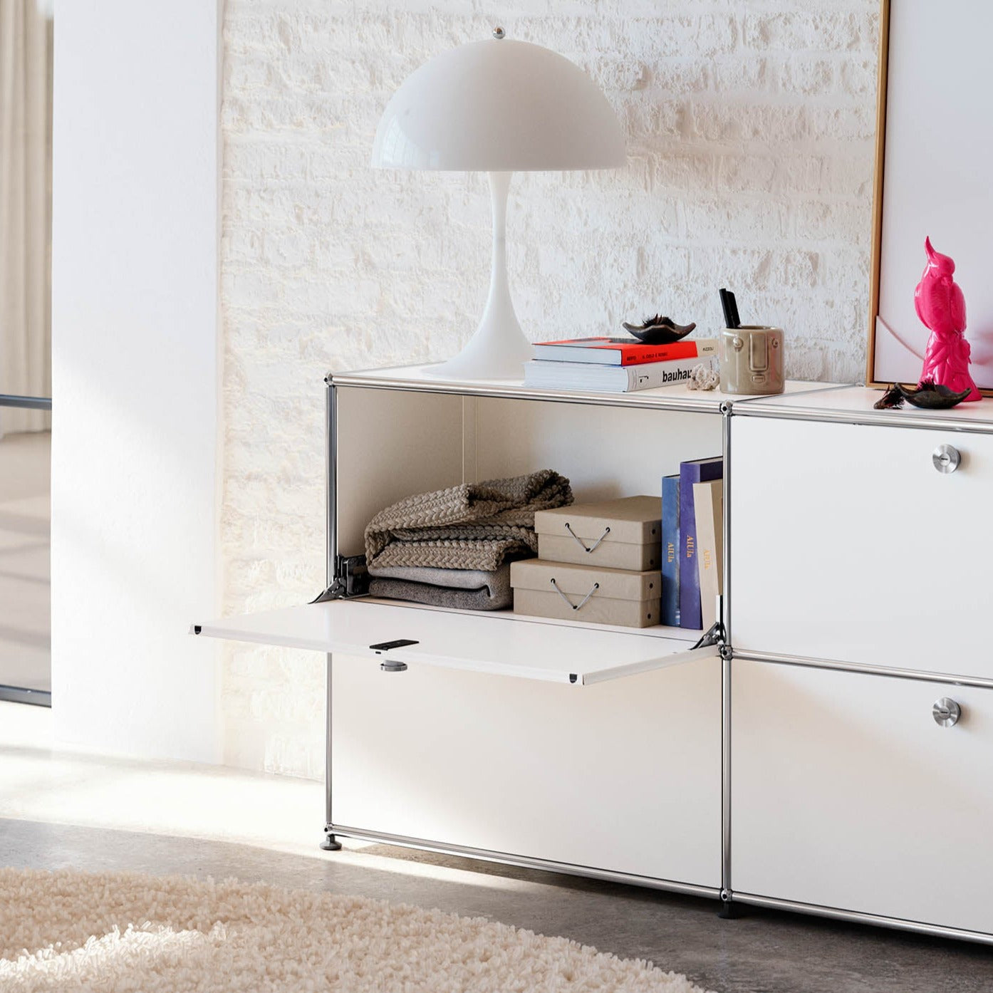USM Haller Sideboard mit vier Klapptüren